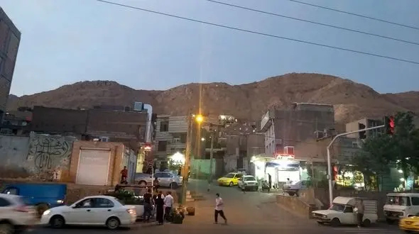 پله پله زیر خط فقر / مسئولان یک نگاه به "حاجی آباد بالا" هم بیاندازند + فیلم 