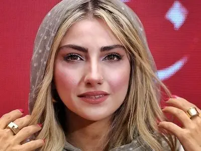 حضور محیا دهقانی سوسن سریال پایتخت با ساعت ۳۰۰ میلیونی لاکچری در مسابقه آشپزی!