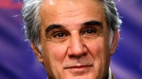 دیزاین کیک تولد همسر دوم مهدی هاشمی با طرح لوازم آرایشی