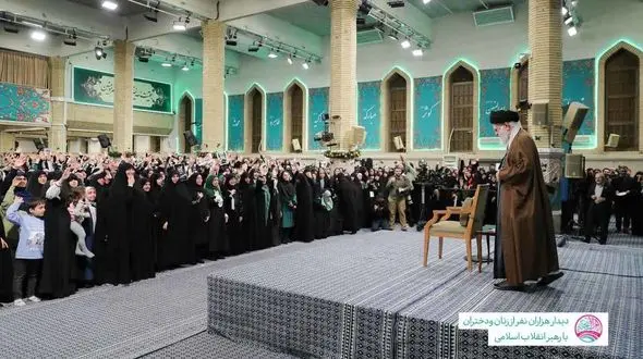 زن، کارگزار خانه نیست، مدیر است