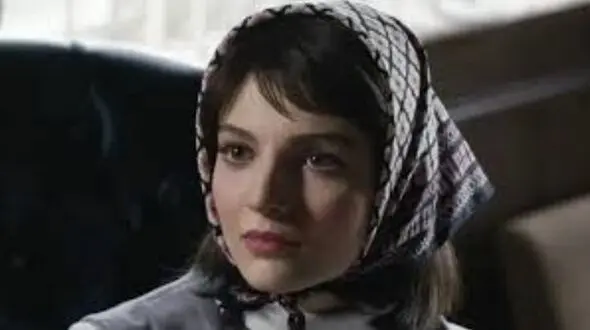 جذاب‌ترین عکس مهسا حجازی با یک ژست خاص و استایل فوق‌العاده و کلاسیک / شبیه فرانسوی ها شده !