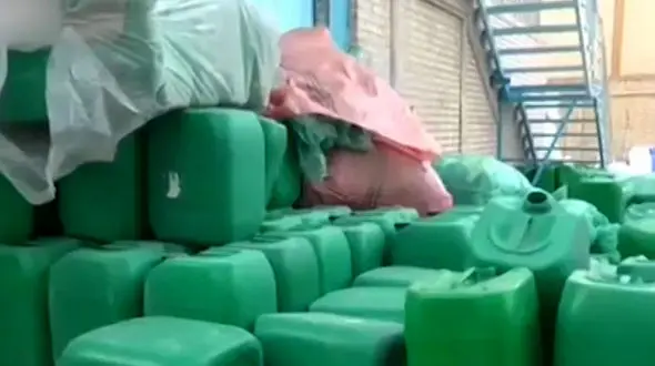 پاتک اطلاعات سپاه به کارخانه ای ضدعفونی غیر بهداشتی تولید می کرد + فیلم