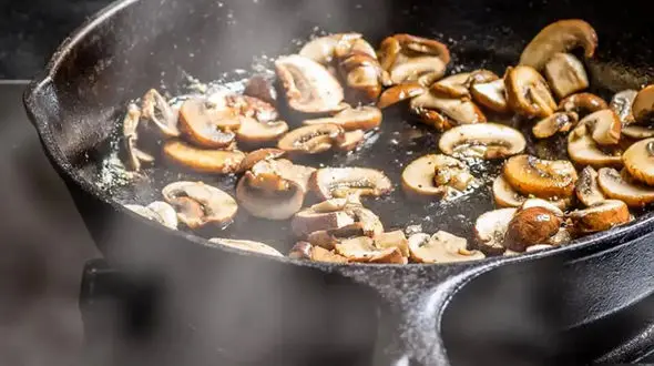 فیلم قارچ بلانچ شده تازه /  راز طعم بی‌نظیر رستوران