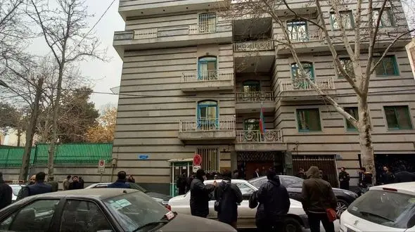 گفت و گو با دادستان جنایی تهران/ مردی از ترس فرار زنش به آذربایجان به این سفارت حمله کرد