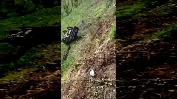 سقوط یک دستگاه کامیونت از لبه پرتگاه + فیلم 