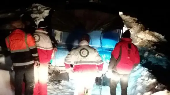 مرد نیسان سوار باید می مرد ولی زنده ماند/ معجزه در میانه 