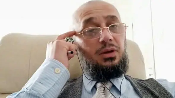 بریدن گردن یک وبلاگ نویس در هتل فرانسه