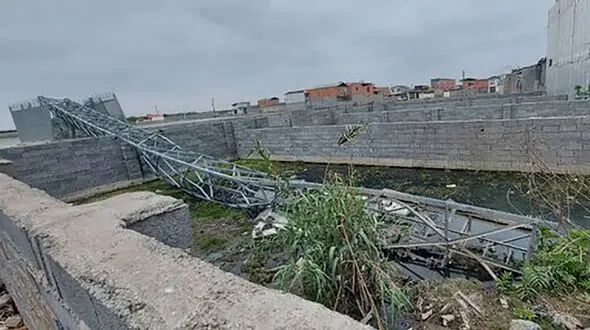 دزدان عامل سقوط دکل ایرانسل  / خانواده  بابلی در یک قدمی مرگ + عکس 