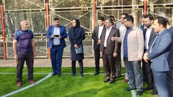 به دنبال احداث زمین چمن مصنوعی ورزشی برای بانوان در مناطق هستیم