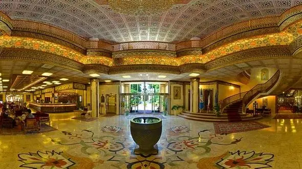 کارشناس تاریخ: هتل های اصفهان دست کمی از لندن ندارد/سفر به اصفهان را از دست ندهید! 