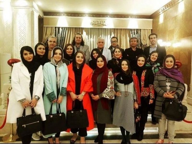دورهمی بازیگران معروف در رستوران لاله اسکندری و همسرش ساسان !