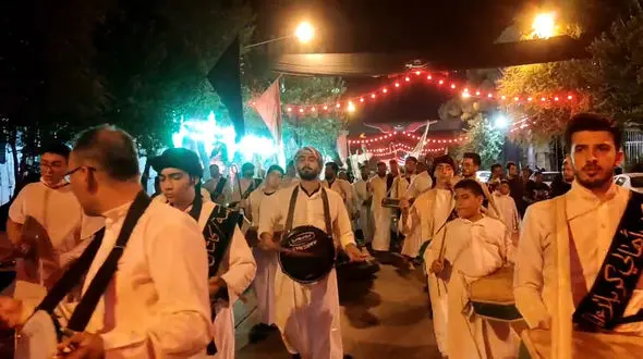 فیلم مراسم عزاداری های عراقی های مقیم کاشان / مراسم کفن پوشی