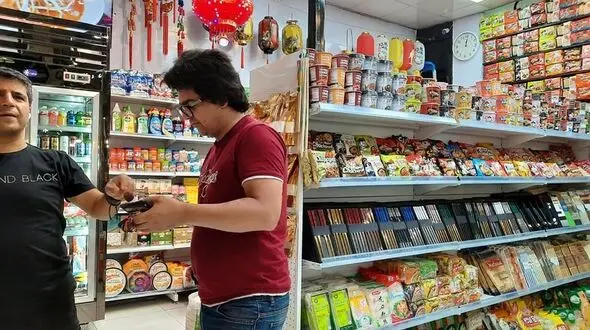 مورد عجیب در بازار ایران/ خوراکی های چینی ها در ایران + عکس