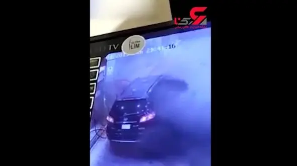 لحظه آتش گرفتن ماشین لاکچری در پمپ بنزین + فیلم هشدار آمیز / عربستان