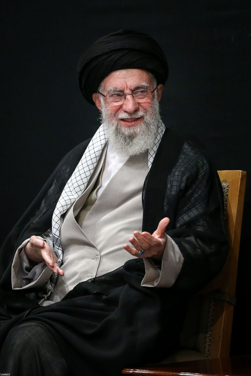 رهبر انقلاب حضرت آیت الله خامنه ای در مراسم بزرگداشت شهدای جنگ تحمیلی اخیر 7-5-1404