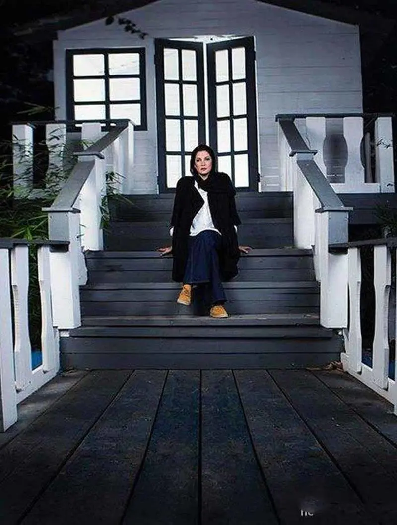 طناز طباطبایی