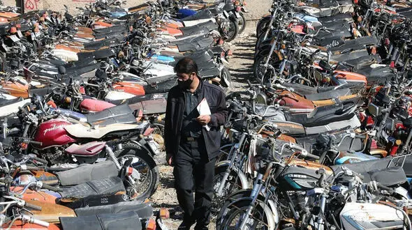 انتقال موتورسیکلت‌های پلاک مخدوش به پارکینگ