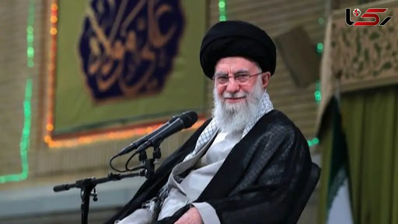 فیلم/ خنده رهبر انقلاب به شعر جوان مجرد: خروس با مرغ است / شده ام از خروس هم بدتر