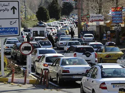 ترافیک در محورهای پرتردد به سمت تهران ادامه دارد/ افزایش محورهای مسدود به‌دلیل شرایط برفی