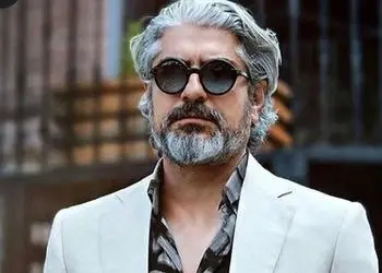 رونمایی از سلفی باحال پشت صحنه‌ای؛ مهدی پاکدل سر سفره عقد نشست+عکس