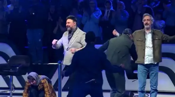 دوئل فوق احساسی 2 شرکت کننده جوان کردی و اصفهانی با آهنگ نوستالژی «گل بهاری» در صداتو و برنده شدن 400 میلیون/ رسما الیکا عبدالرزاقی و محسن شریفیان استیج رو منفجر کردن