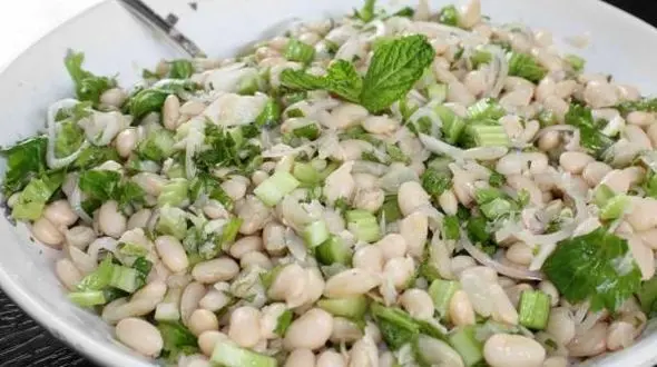 خوراک لوبیا و کرفس غذایی رژیمی مخصوص چاق ها + دستور تهیه