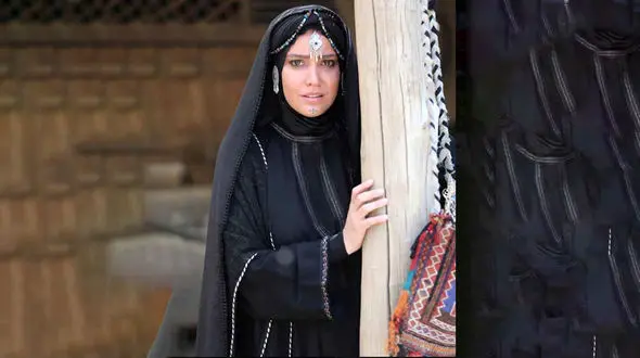 عکس دختر زیبا و ملوس شبنم قربانی بازیگر عشق کوفی ! / خوردنی و ناز با موهای فرفری !