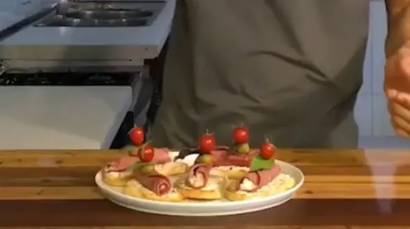 فینگرفود کالباس رولی خورده اید؟ / فیلم