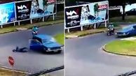 حادثه عجیب و خنده دار برای سرنشین یک خودرو که کمربند نبسته بود! +  فیلم 