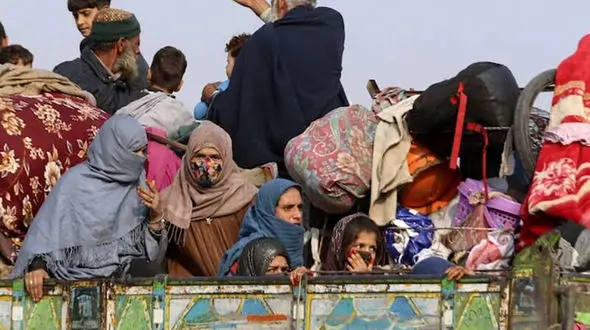 رضا دوست: دولت برای ساماندهی اتباع افغانستانی راهکار ندارد / اتباع فقط در 15 شهر  می توانند ساکن باشند اما همه جا هستند!