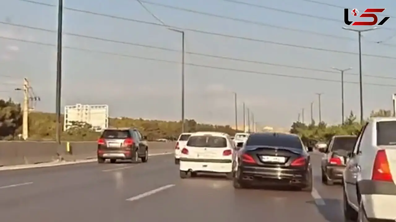 ببینید / پرتاب شدن راننده از خودرو 