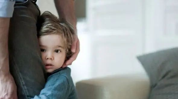 اضطراب جدایی در کودکان چگونه درمان می شود؟