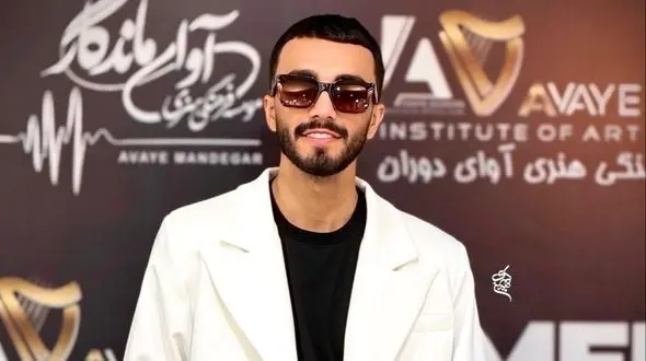 دانلود  آهنگ جدید مهراد جم «شیک و پیک»/تو رو دیده رد داده قلبم نباشی میمیرم حتماآخه یه جایی از قلبمو زدی که نزده بود هیشکی قبلا + متن آهنگ