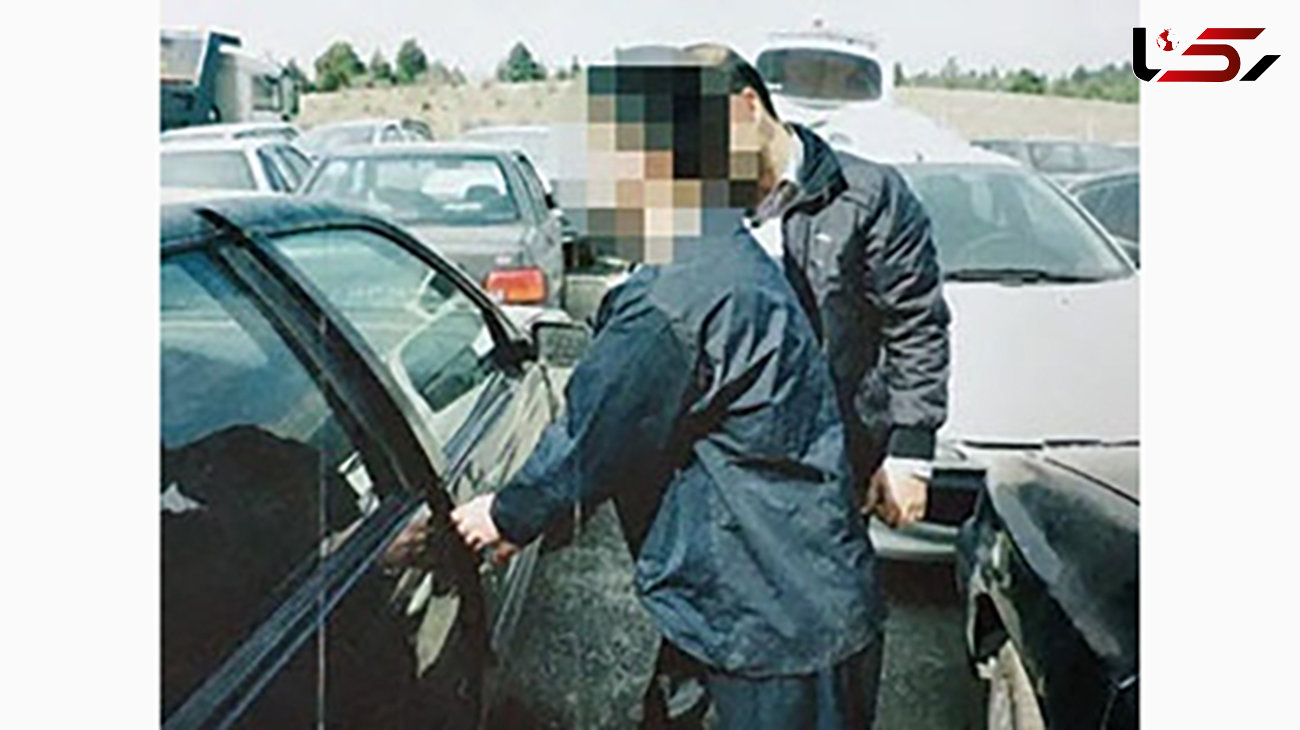دستگیری مردجوان به خاطر پرت شدن همسرش از خودرو در اتوبان +عکس بازسازی