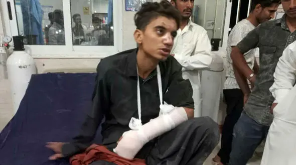 حادثه وحشتناک برای رزمی کاران ووشو ! / با وانت از مسابقات بر می گشتند ! + عکس