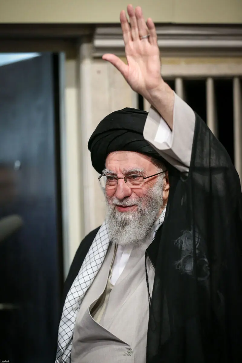 رهبر انقلاب حضرت آیت الله خامنه ای در مراسم بزرگداشت شهدای جنگ تحمیلی اخیر 7-5-1404