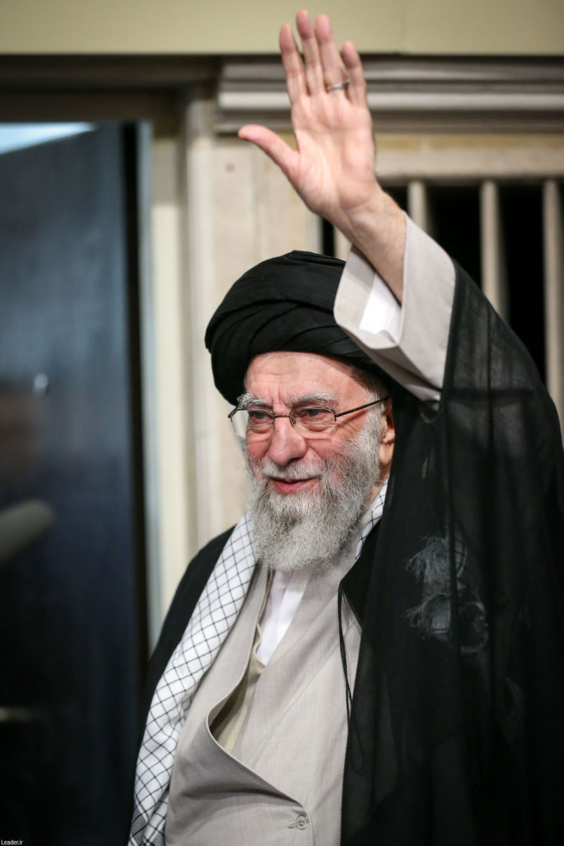 رهبر انقلاب حضرت آیت الله خامنه ای در مراسم بزرگداشت شهدای جنگ تحمیلی اخیر 7-5-1404