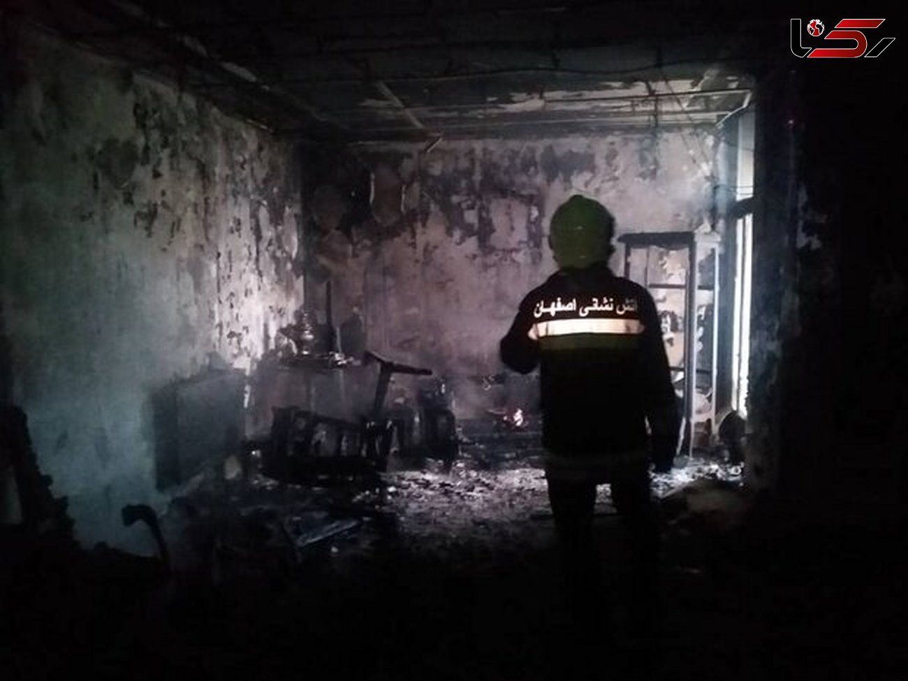 زن روستایی در آتش خانه اش زنده زنده سوخت / در اصفهان رخ داد