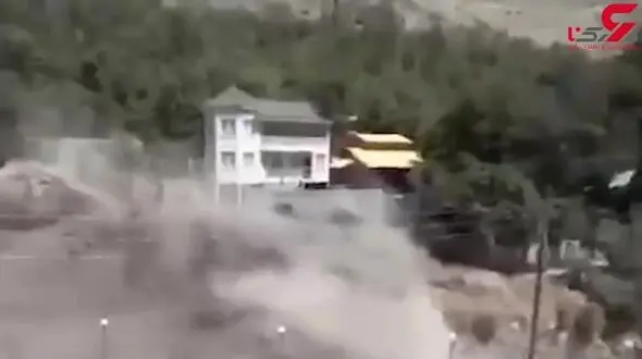 لحظه هولناک جاری شدن سیل در گزنک مازندران + فیلم