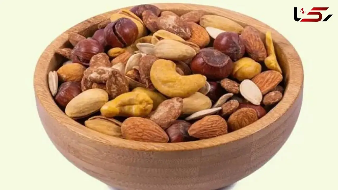 مصرف بیش از حد آجیل‌ و اثرات آن بر وزن بدن