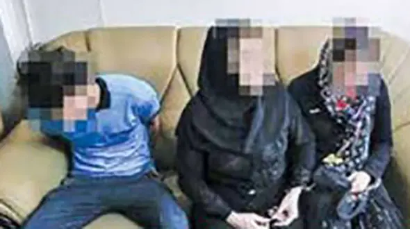 اعظم ، مبینا و رعنا از مردان بدون لباس فیلم های میلیونی می گرفتند ! / آنها به زندان و شلاق محکوم شدند