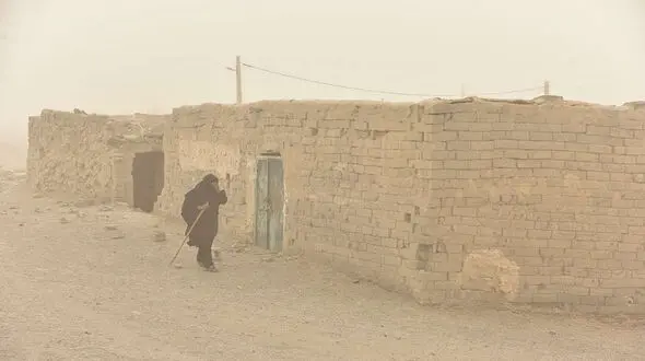 طوفان ۷۰۹ زن و مرد و بچه را در سیستان راهی بیمارستان کرد 