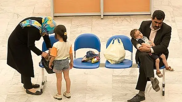 بحران اقتصادی مردم را به یک وعده غذا در روز مجبور کرده است/ مجلس استیضاح وزرای اقتصادی دولت را نشانه گرفته است