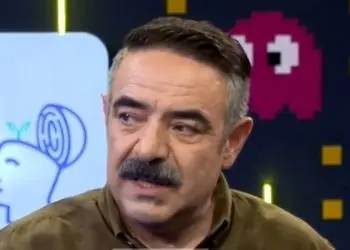 فیلم / حسن معجونی: کلاس دوم ابتدایی سر املا مردود شدم ولی خودم یکسال تمام یواشکی میرفتم کلاس سوم و آخرای سال فهمیدند و...