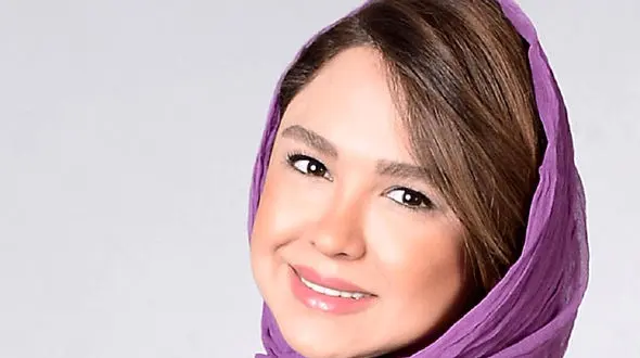 ببینید / تذکر حجاب به بازیگر سریال لیسانسه‌ها در اکران یک فیلم