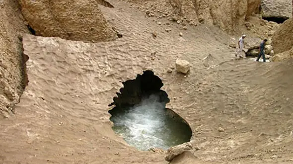 مرگ 2 گردشگر در غار یخی چمای کوهرنگ