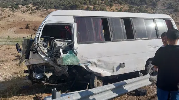 تصادف  خونین مینی بوس دانش آموزان مهابادی در جاده سردشت + آمار دقیق حادثه دیدگان 