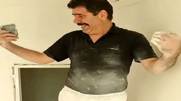 فیلم رقص و آواز شاد /  مرد گچ کار رقص قلب شوک زده میره بندری هر کی همکارش باشه عمرا پیر بشه کنارش