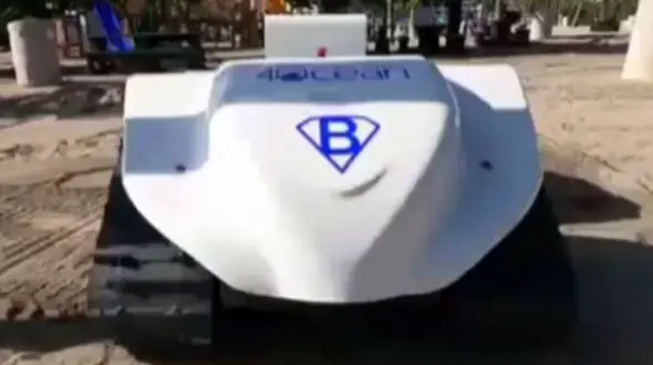 اختراع ربات نظافتچی در سواحل + فیلم