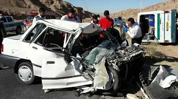 مرگ دردناک یک کودک در تصادف تریلی جاده کرمان